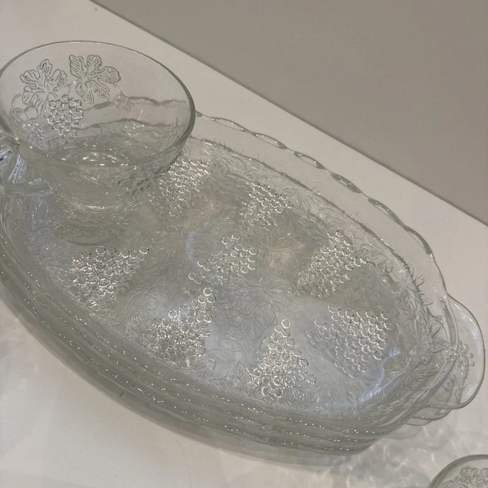 Vintage Anchor‎ Hocking 8 Piece Snack Set Clear Glass Grapes & Leaf Pattern